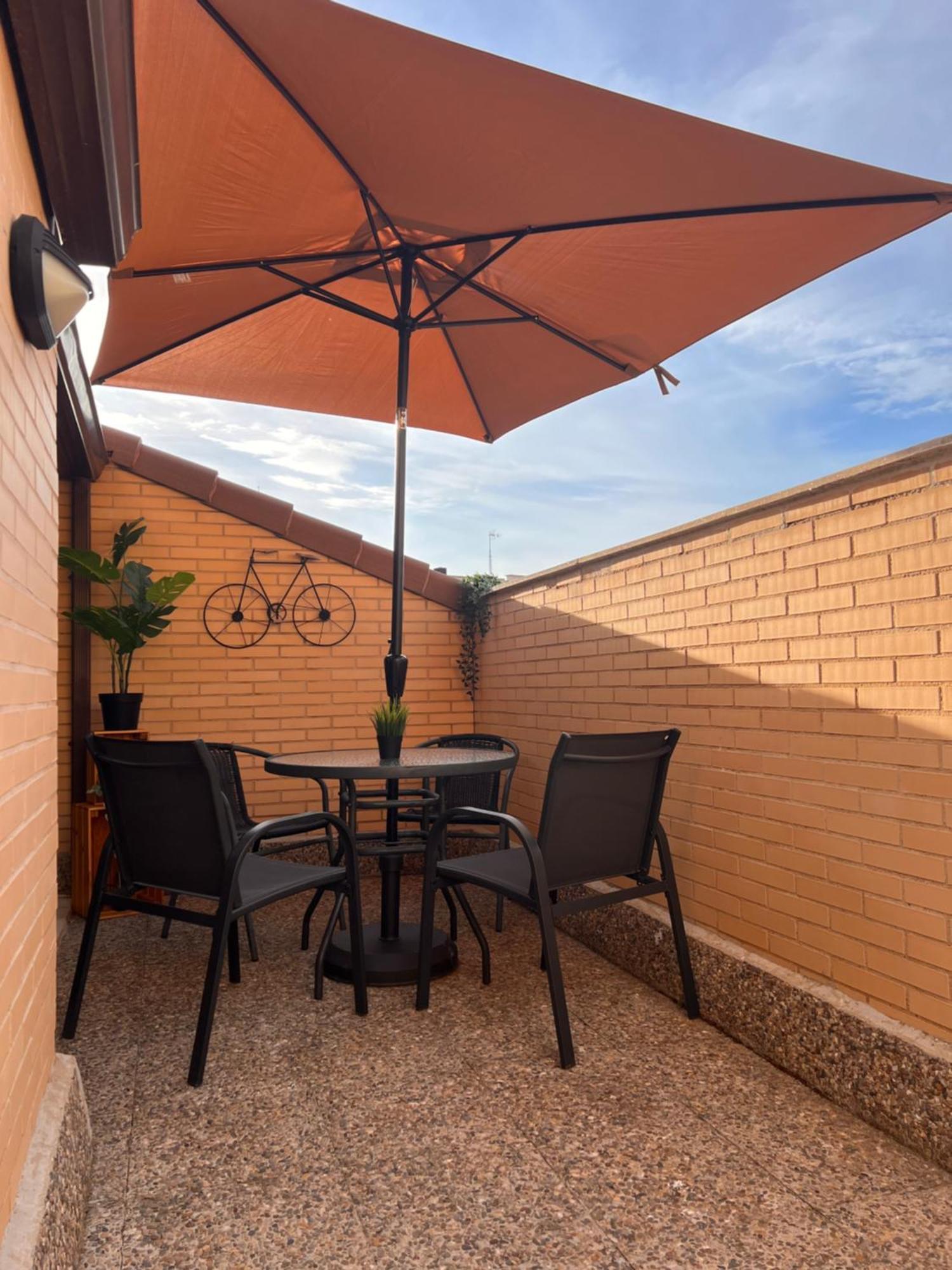 Atico Con Terrazas, Garaje Y Ascensor En El Casco Antiguo Apartment Хуеска Екстериор снимка