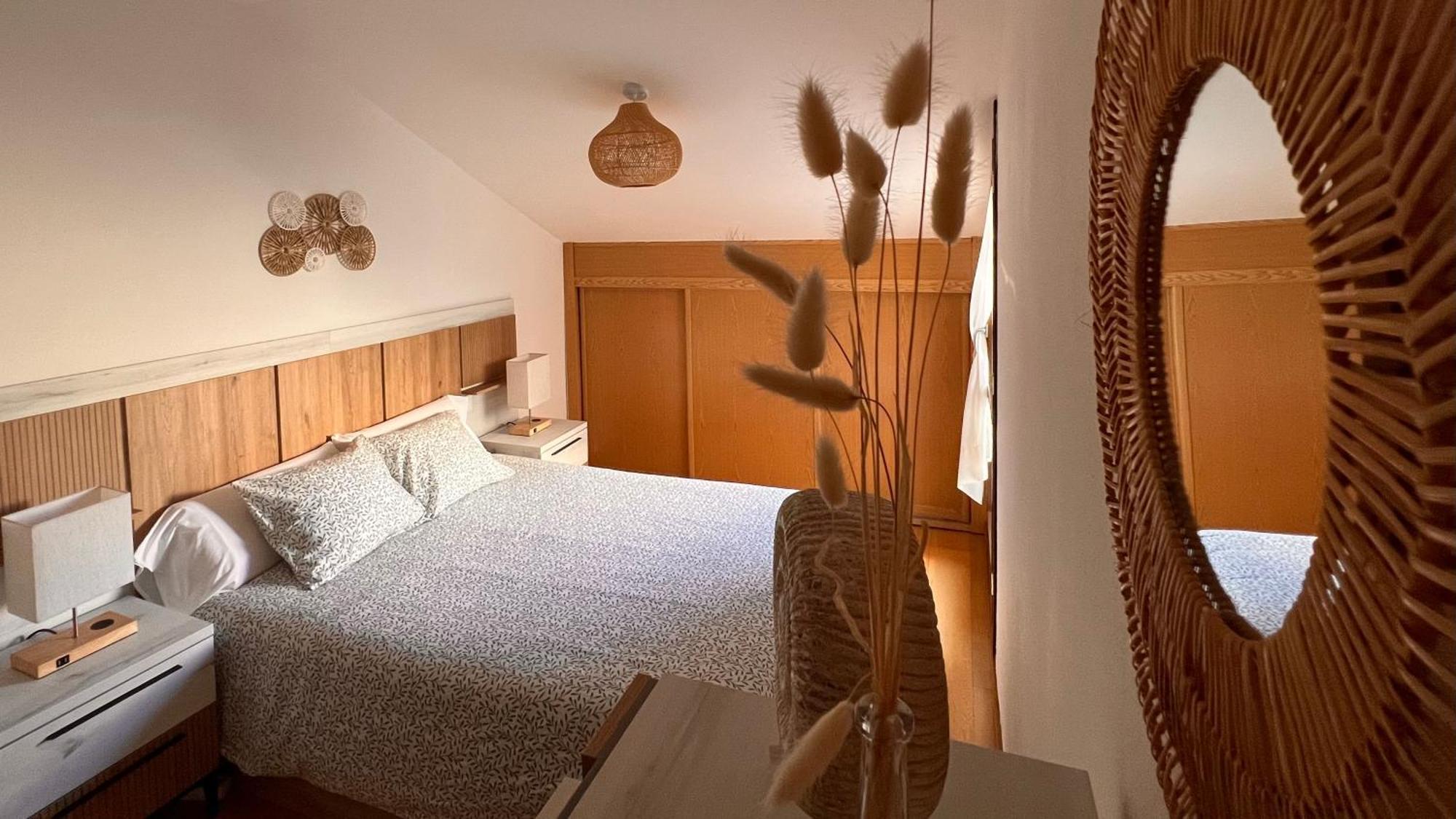 Atico Con Terrazas, Garaje Y Ascensor En El Casco Antiguo Apartment Хуеска Екстериор снимка