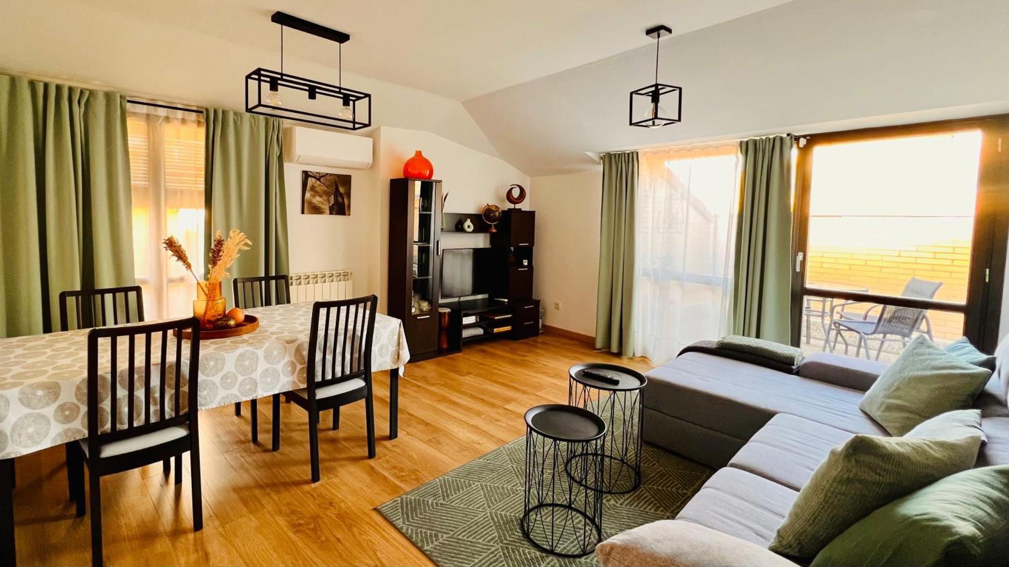 Atico Con Terrazas, Garaje Y Ascensor En El Casco Antiguo Apartment Хуеска Екстериор снимка